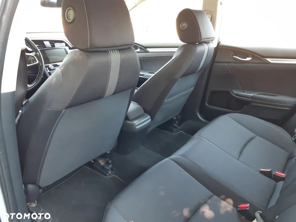 Honda Civic 1.5 i-VTEC Turbo CVT Elegance - 23