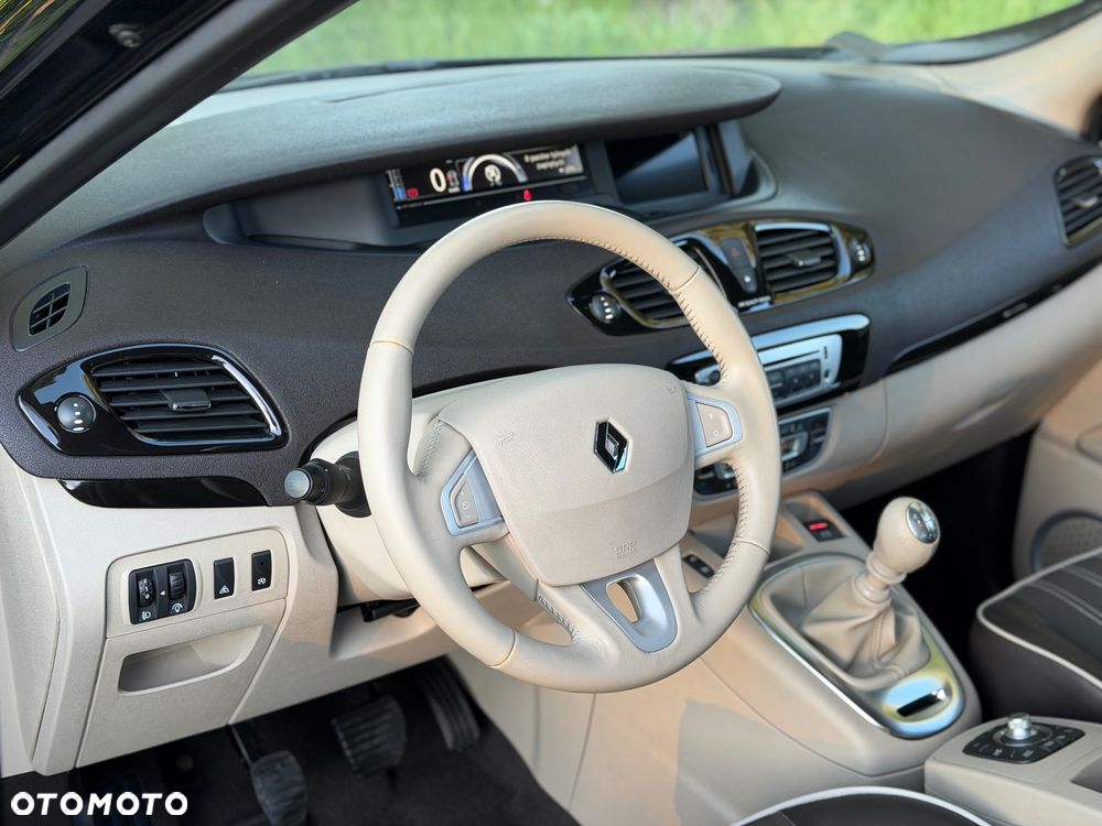 Renault Scenic 1.6dCi Energy Bose Edition - 17