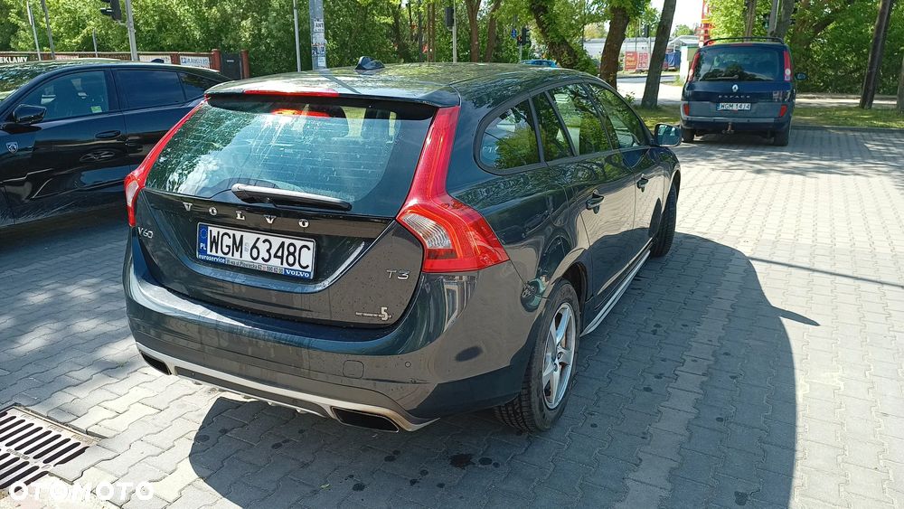 Volvo V60 T3 Momentum - 4