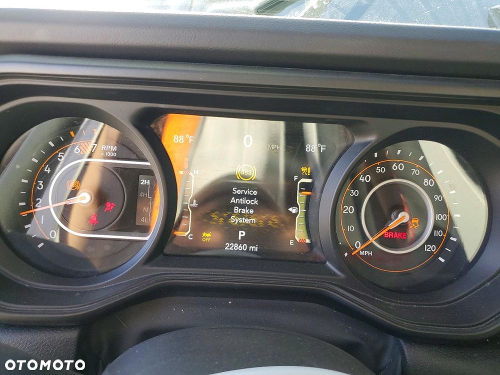 Jeep Wrangler - 12