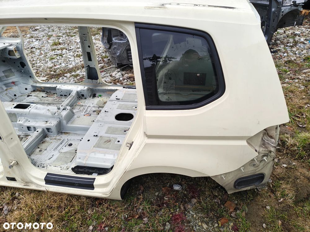 VW TOURAN III 5TA ćwiartka prawy tył / lewy tył - 2
