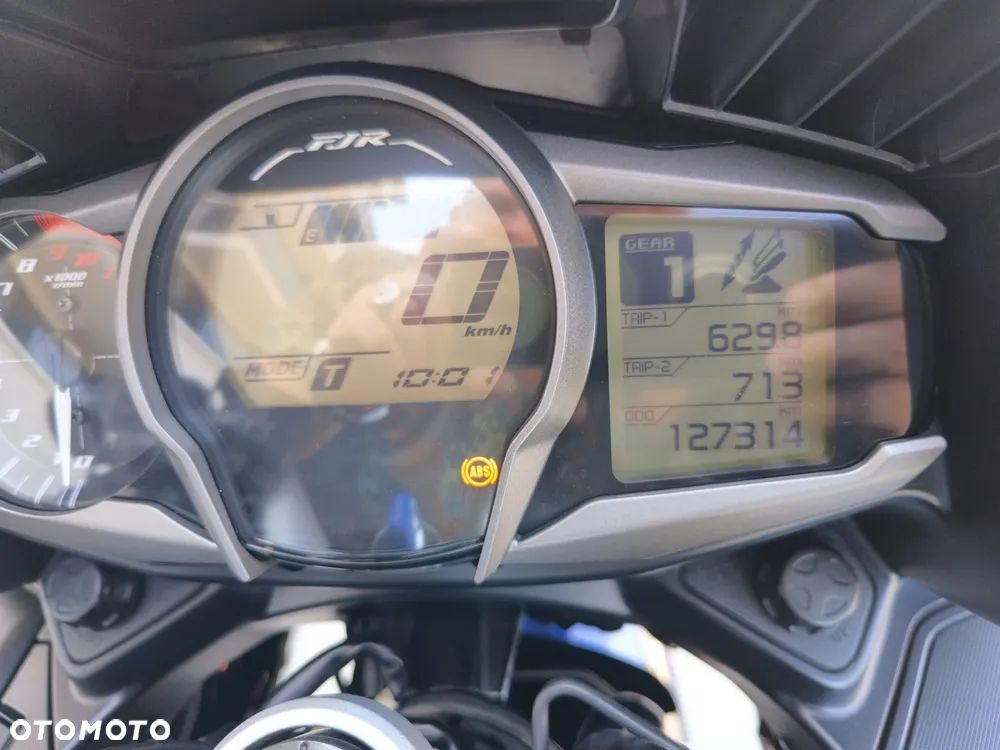 Yamaha FJR - 11