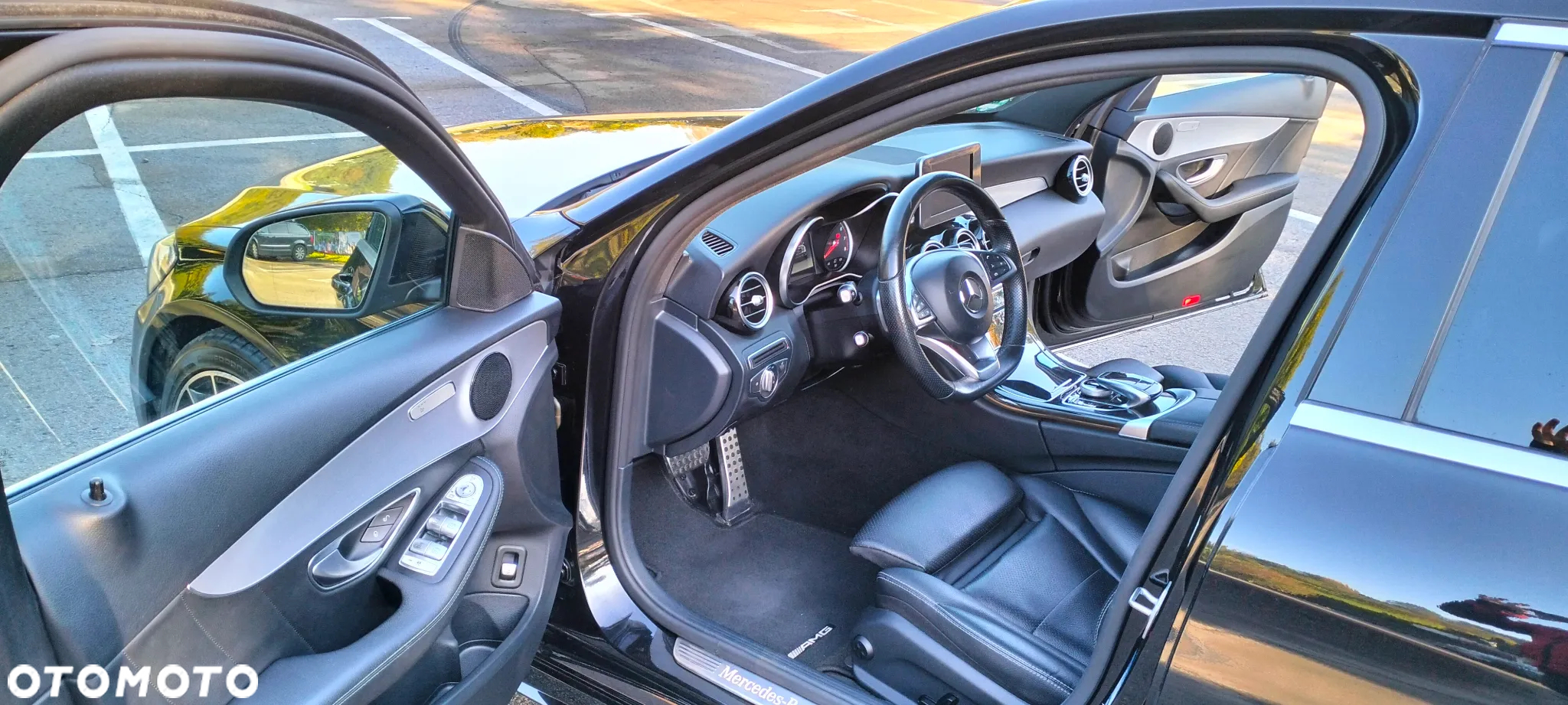 Mercedes-Benz Klasa C 250 9G-TRONIC AMG Line - 19