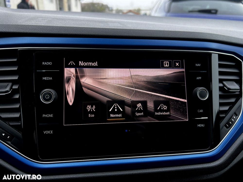 Volkswagen T-Roc - 30