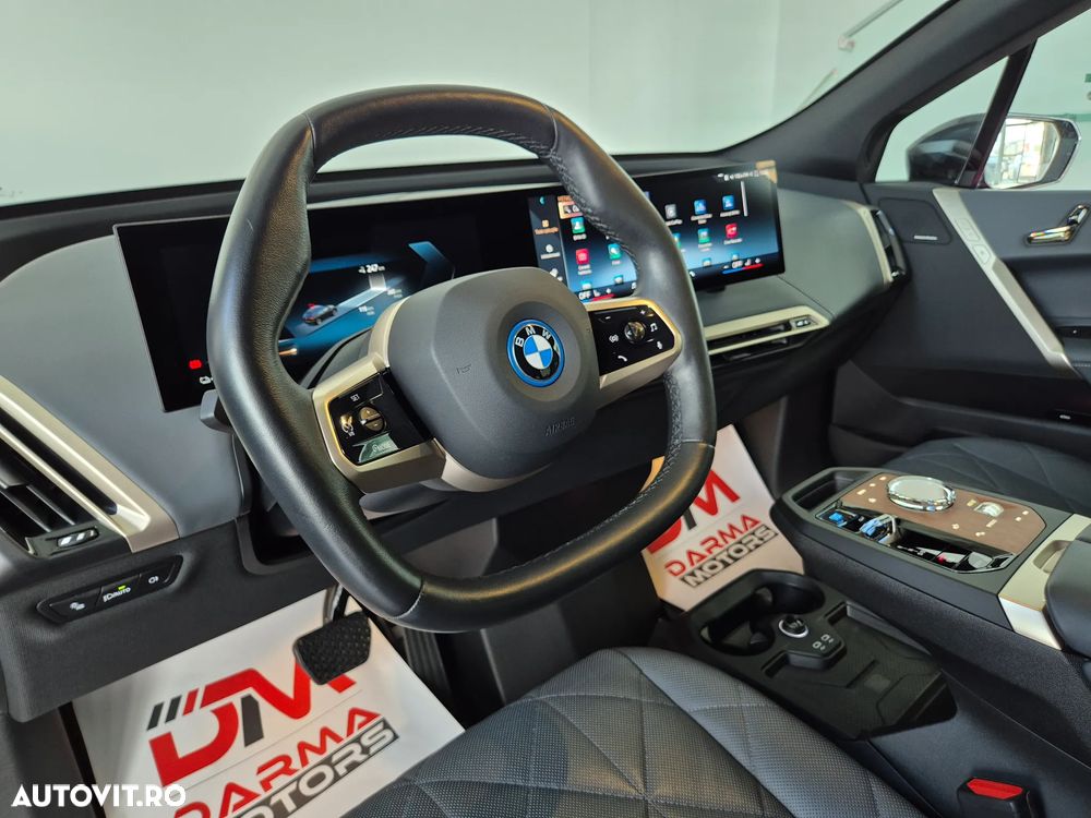 BMW iX - 11
