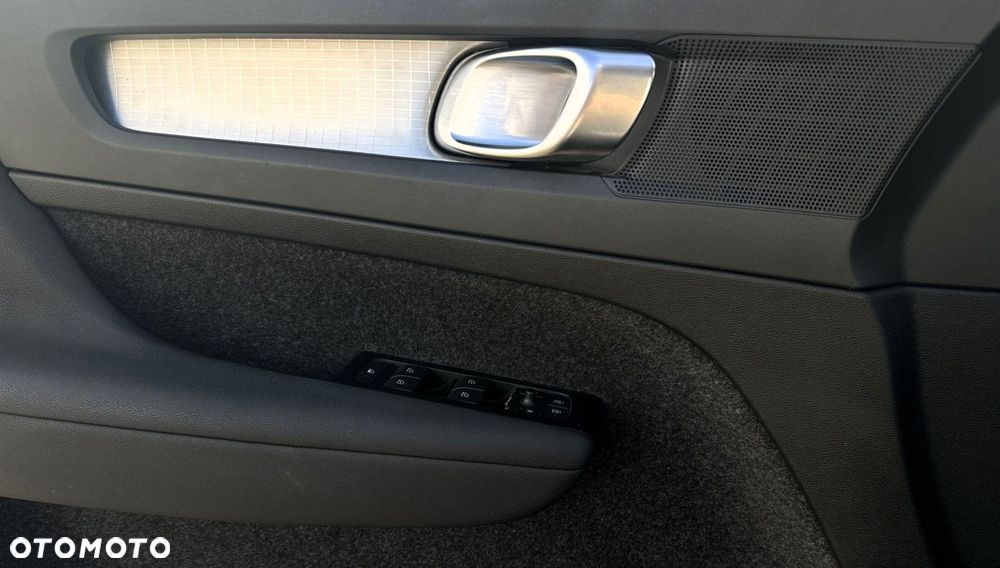 Volvo XC 40 - 24