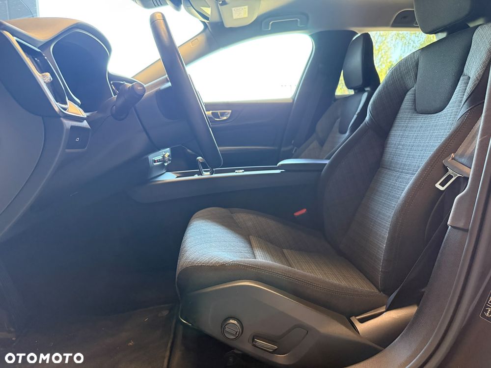 Volvo V60 B4 D Core - 16