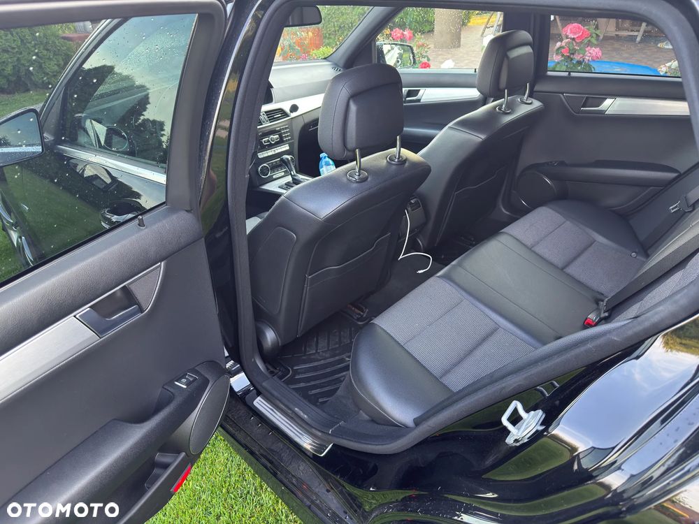 Mercedes-Benz Klasa C 250 CDI BlueEff Avantgarde 4-Matic - 11
