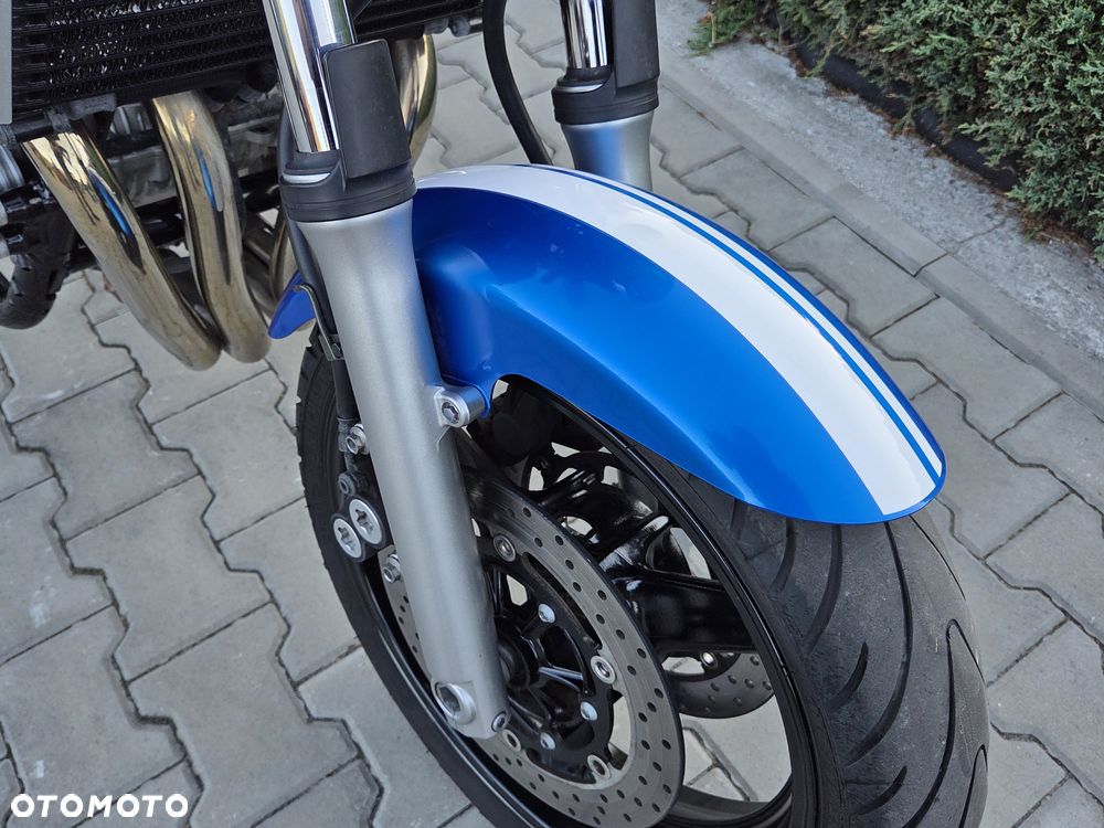Yamaha XJR - 17