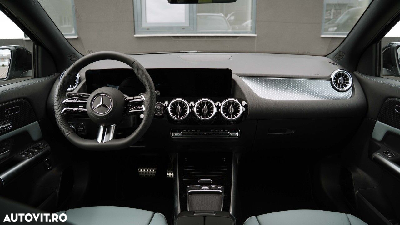 Mercedes-Benz GLA - 11