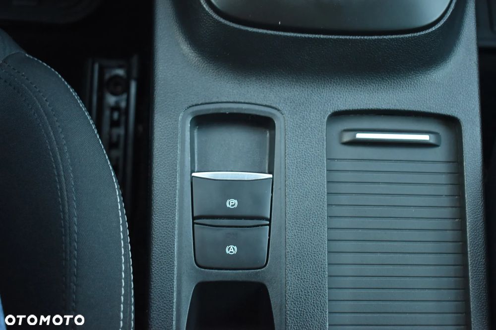 Ford Focus 1.0 EcoBoost Active Business - 27