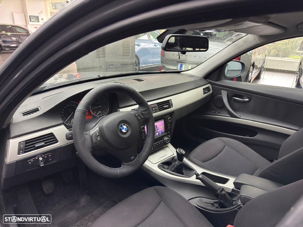 BMW 318 d Navigation Sport - 25