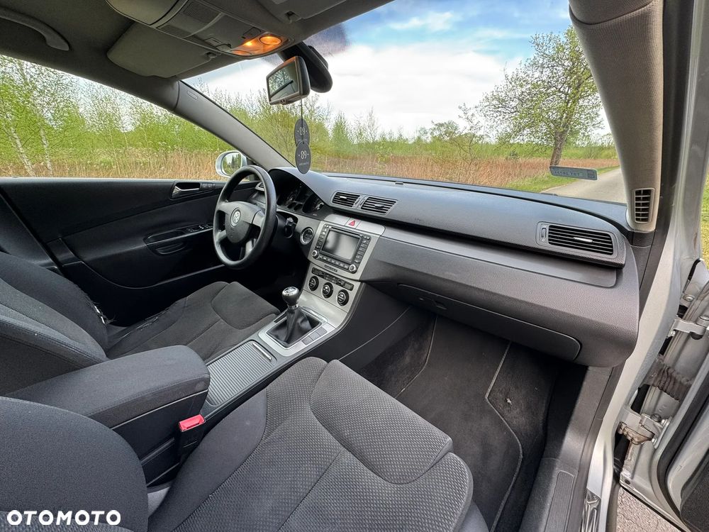 Volkswagen Passat 2.0 TDI Individual - 18