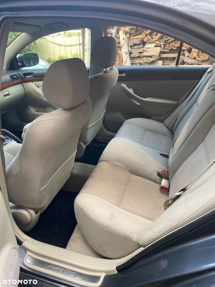 Toyota Avensis 2.0 D-4D Luna - 16