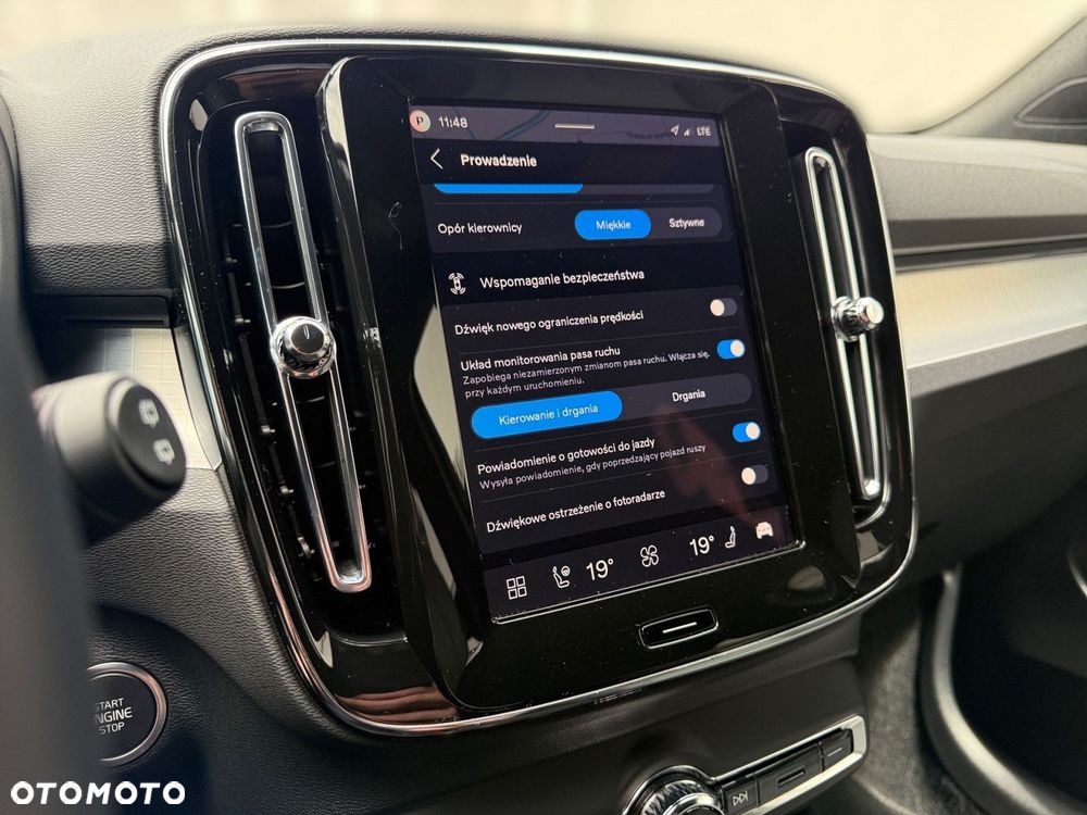 Volvo XC 40 - 25