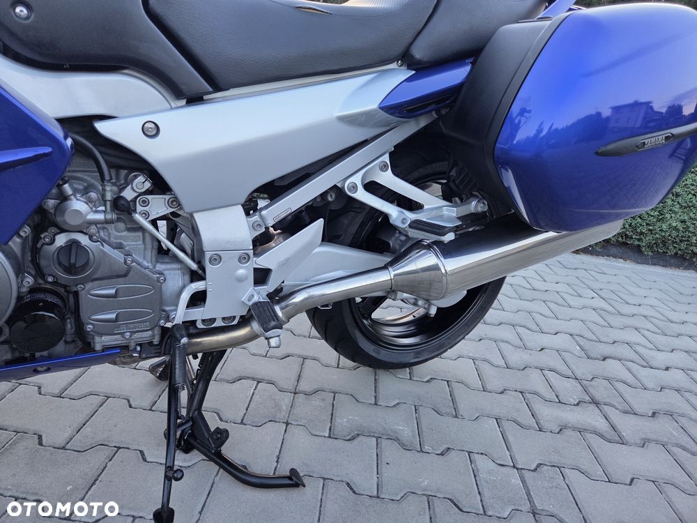 Yamaha FJR - 28