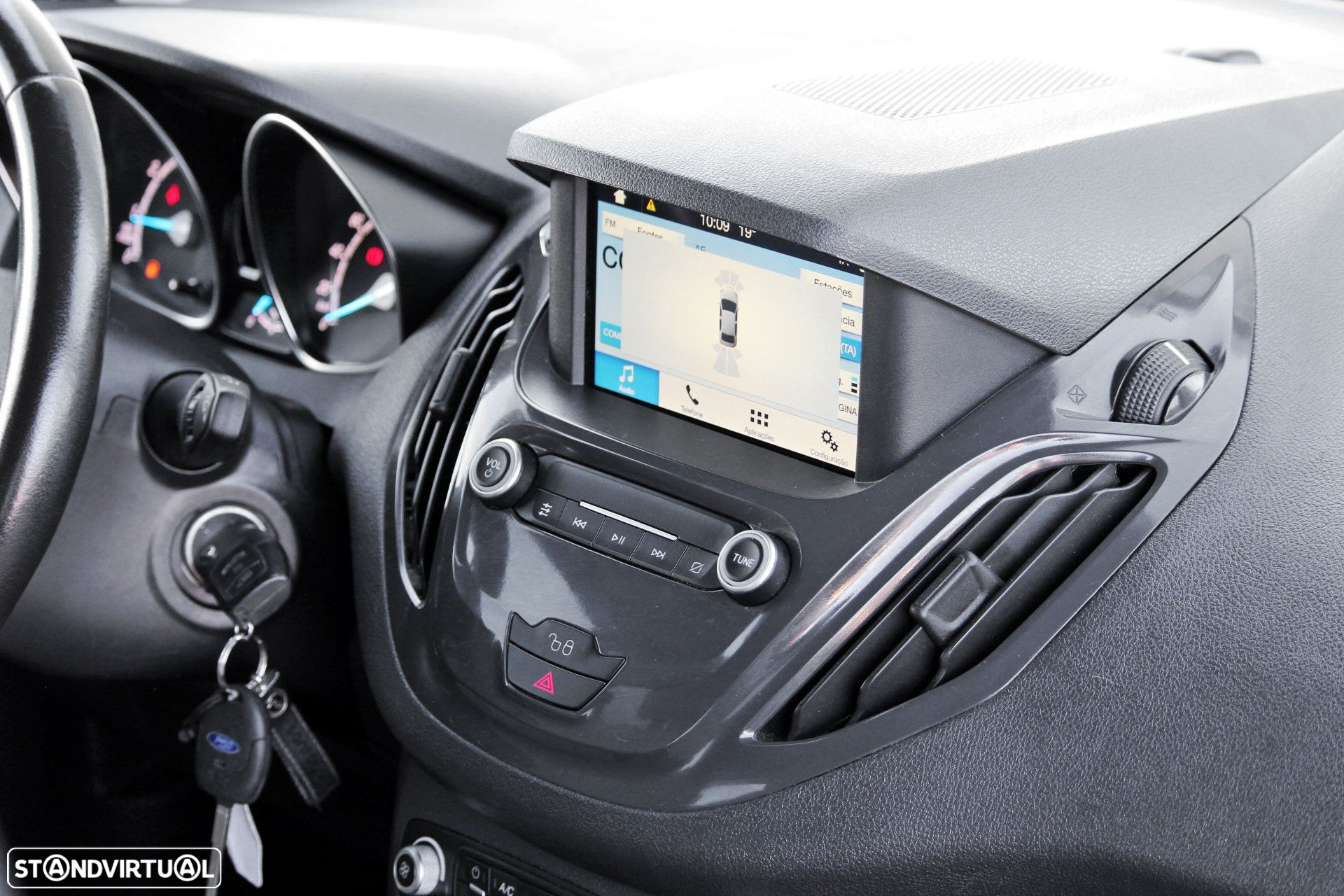 Ford Tourneo Courier 1.0 EcoBoost Titanium - 11