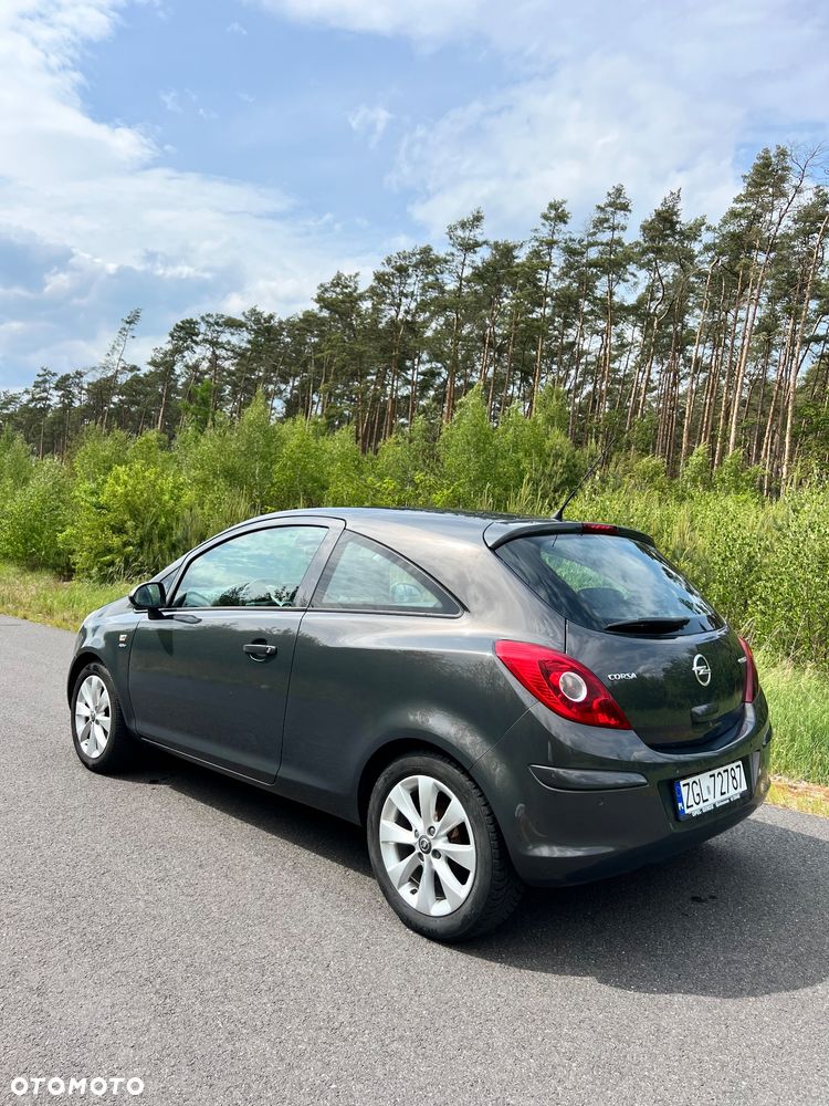 Opel Corsa 1.2 16V Edition / Active - 3