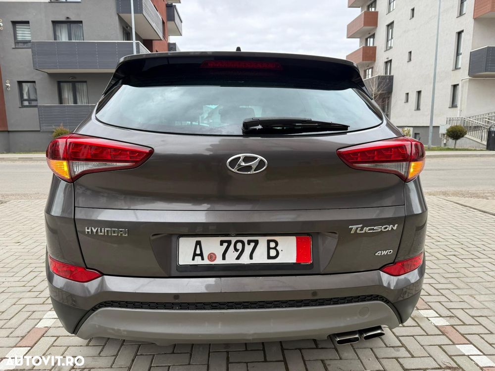 Hyundai Tucson 2.0 CRDI 4WD Automatik Style - 16