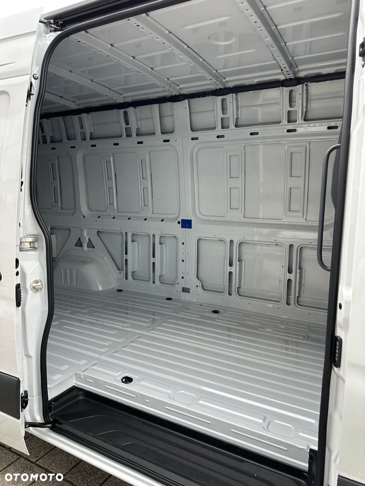 Mercedes-Benz Sprinter - 23