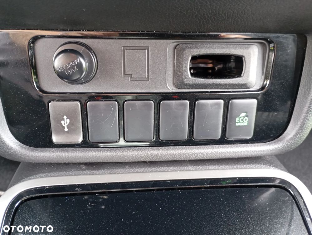 Mitsubishi Outlander - 28
