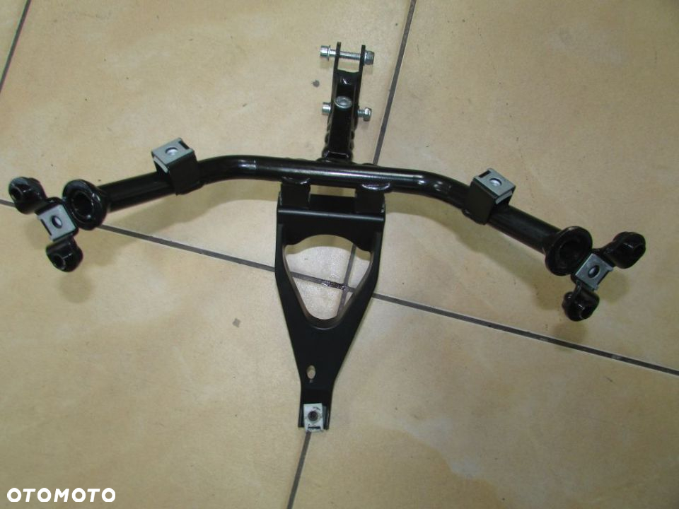 Derbi GPR 125 4t 09-16 mocowanie czaszy lampy stelaż - 2