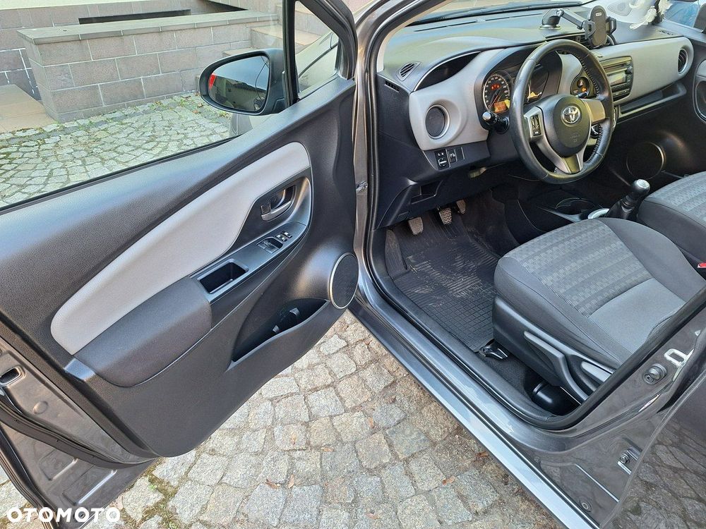 Toyota Yaris - 10