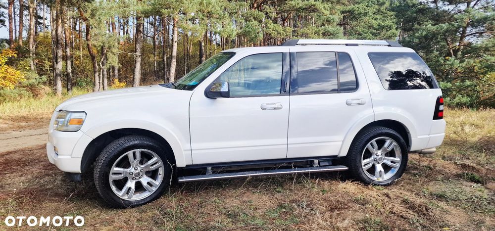 Ford Explorer 2010 photo 3