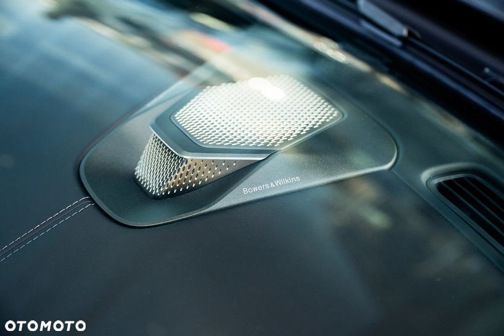 Aston Martin DB12 - 33