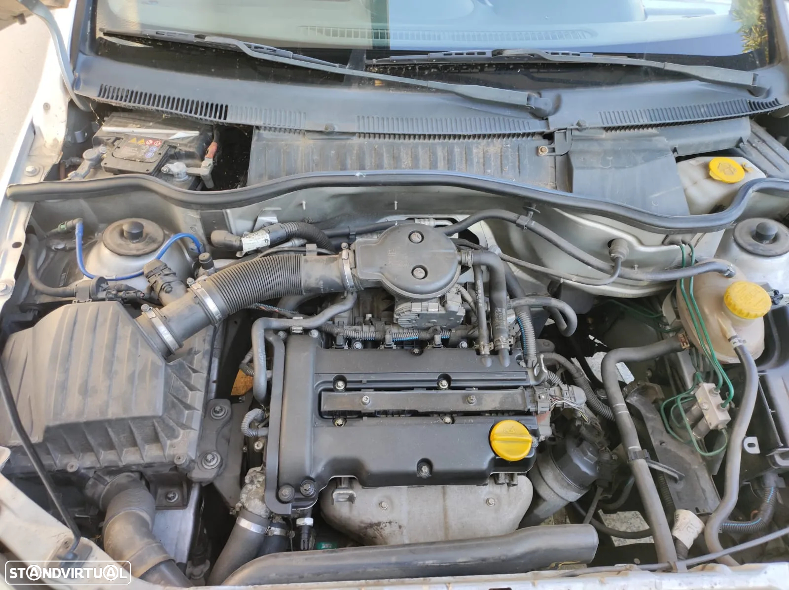 Opel Corsa 1.2 16V Confort - 4