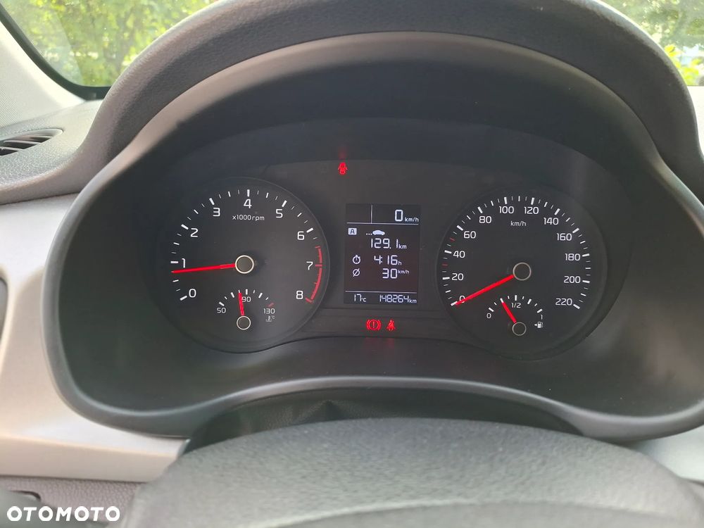 Kia Rio - 33