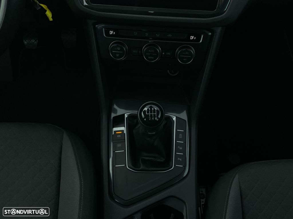 VW Tiguan 1.5 TSI Confortline - 16