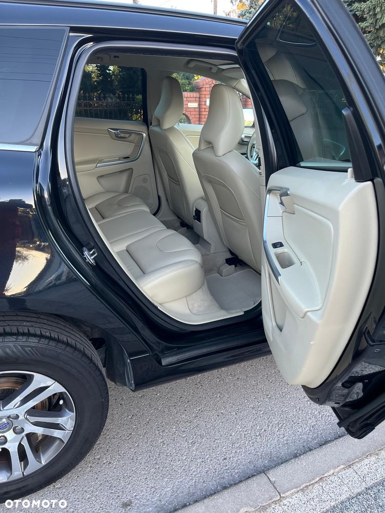 Volvo XC 60 D4 Momentum - 11