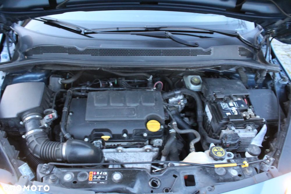 Opel Corsa 1.4 16V Active - 32