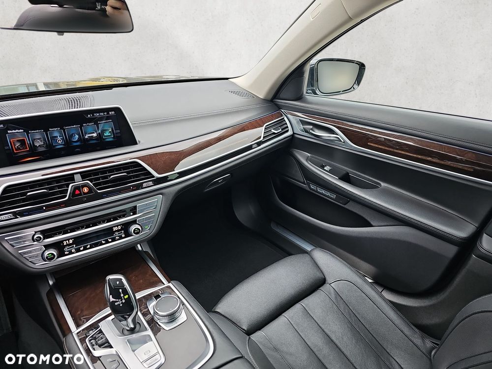 BMW Seria 7 - 18
