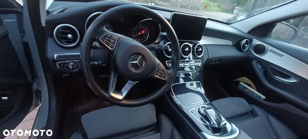 Mercedes-Benz Klasa C 250 7G-TRONIC - 16