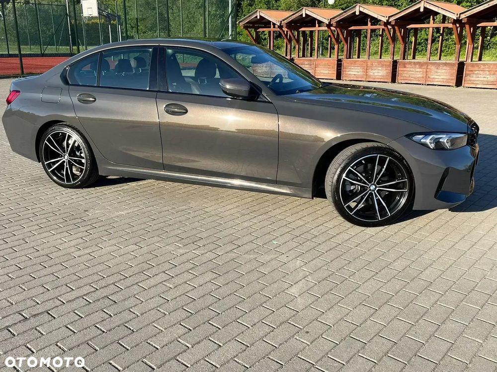 BMW Seria 3 330i M Sport - 3