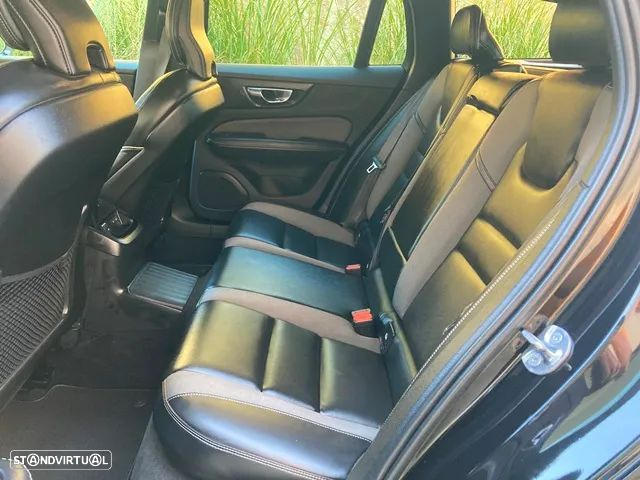 Volvo V60 2.0 T6 AWD TE Plus Dark - 33