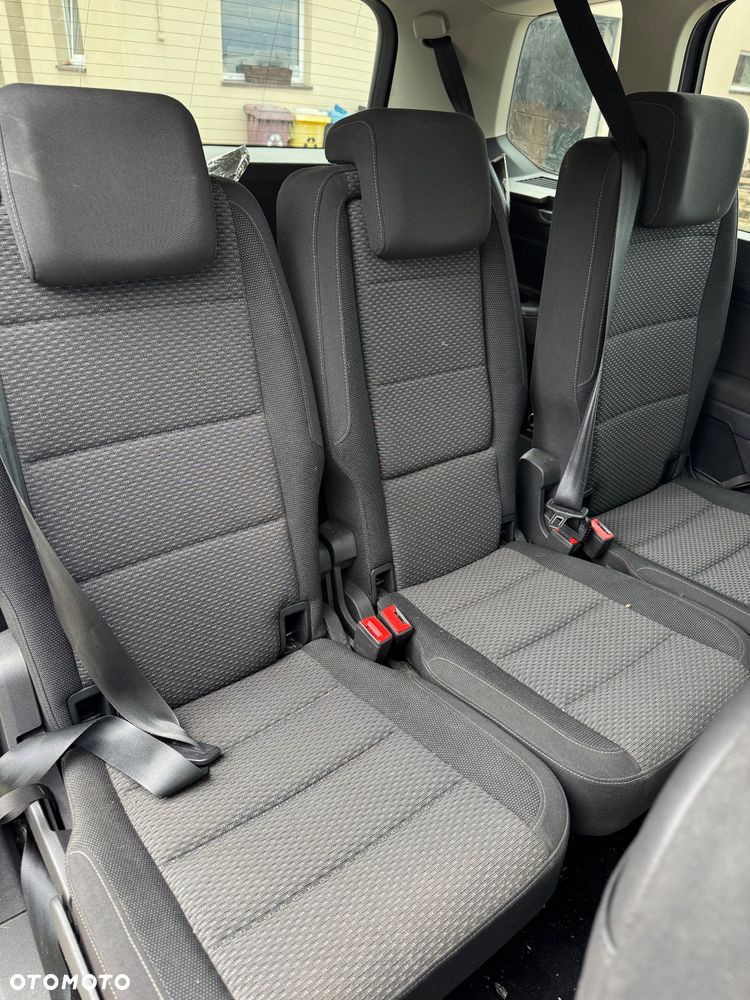 Volkswagen Touran - 15