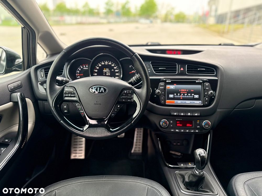 Kia Ceed 1.6 CRDi 128 Platinum Edition - 22