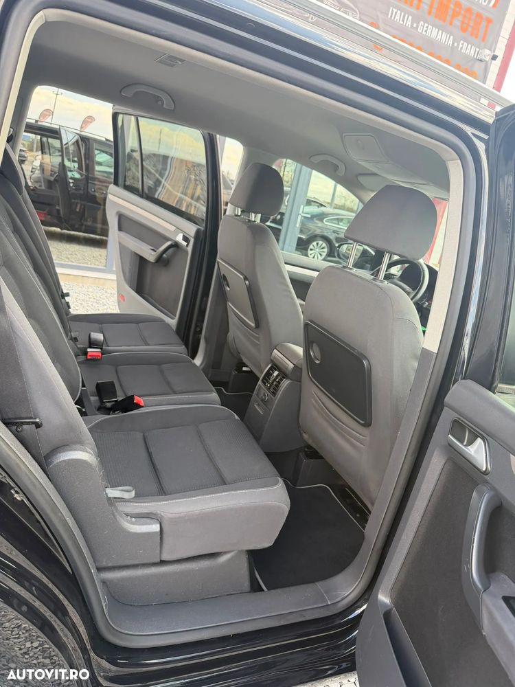 Volkswagen Touran - 8