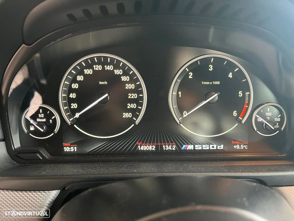 BMW M550d xDrive Auto - 16