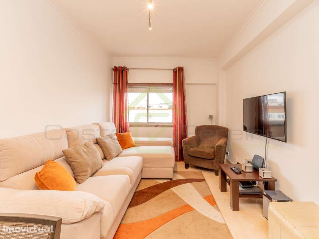 Apartamento T3 com boas áreas e óptima exposição solar - Grande imagem: 2/31