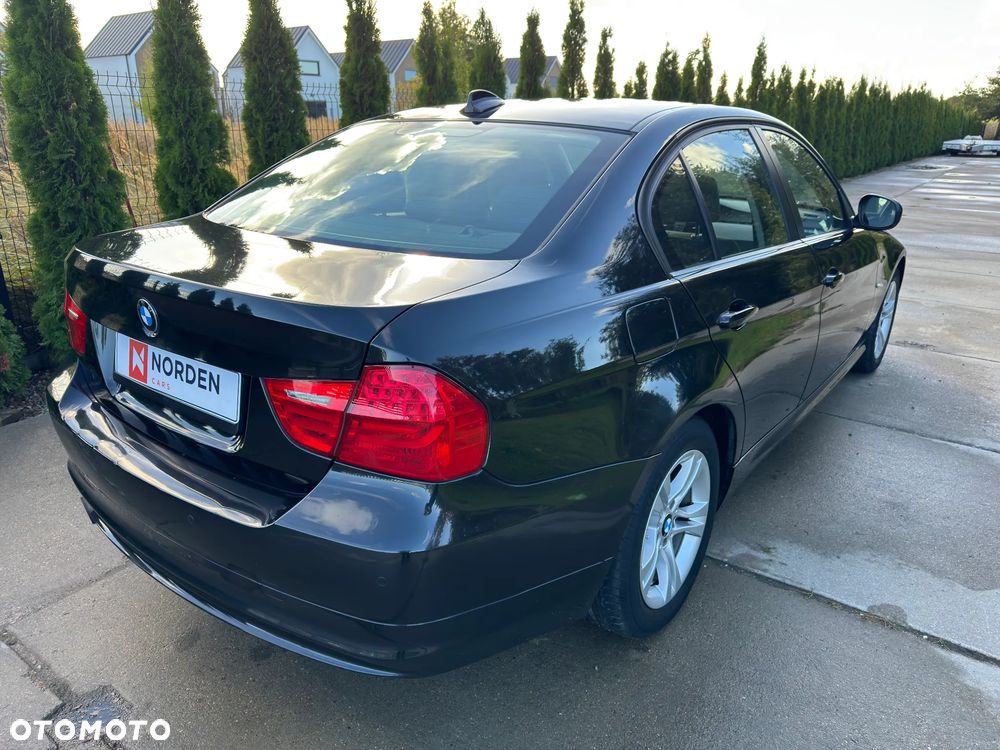 BMW Seria 3 320i Edition Sport - 4