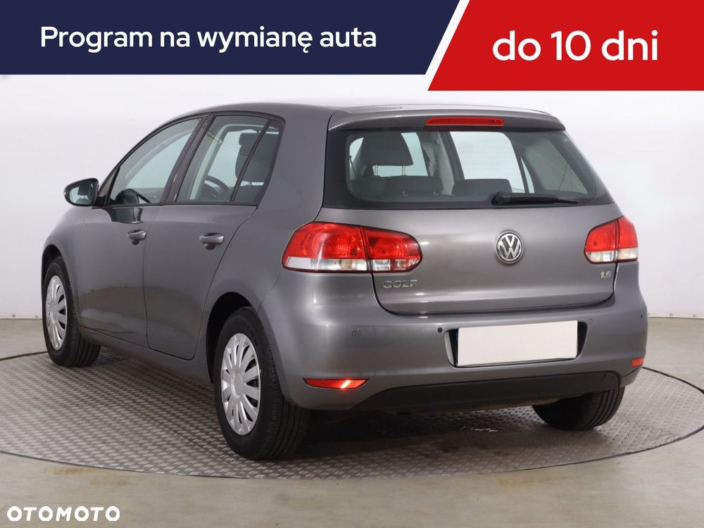 Volkswagen Golf - 6