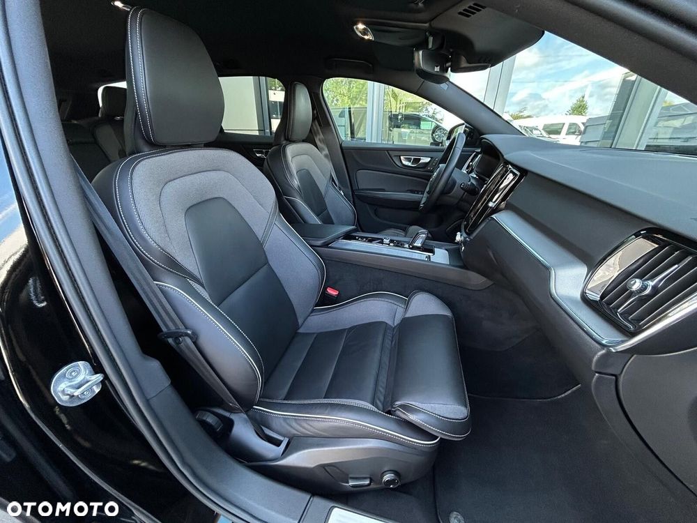 Volvo V60 B3 B Plus Dark - 18