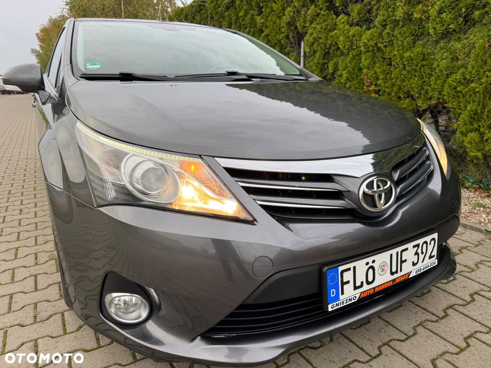 Toyota Avensis 2.0 D-4D Executive - 19