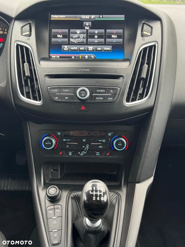 Ford Focus Turnier 1.5 EcoBlue Start-Stopp-System TITANIUM - 14