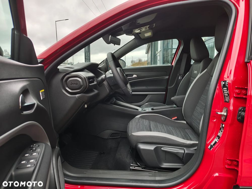 Jeep Avenger 1.2 T3 mHEV Longitude FWD eDCT6 - 22