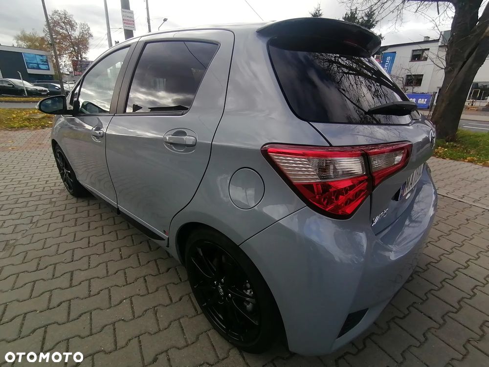 Toyota Yaris Hybrid 1.5 VVT-i - 13